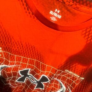 Men’s Under Armour XL Tshirt